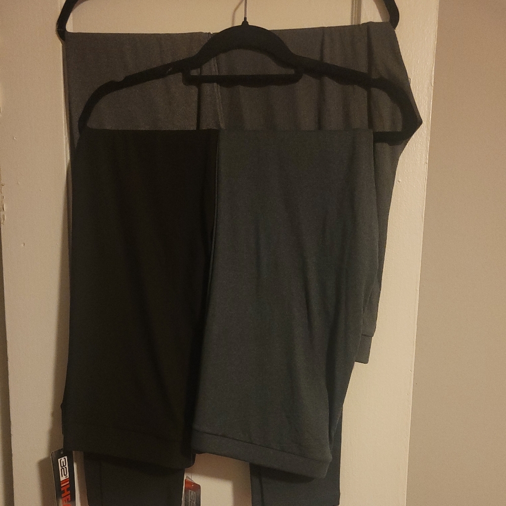 32 Degrees 4 piece Lightweight Baselayers 1 Black and 3 Gray  Leggings